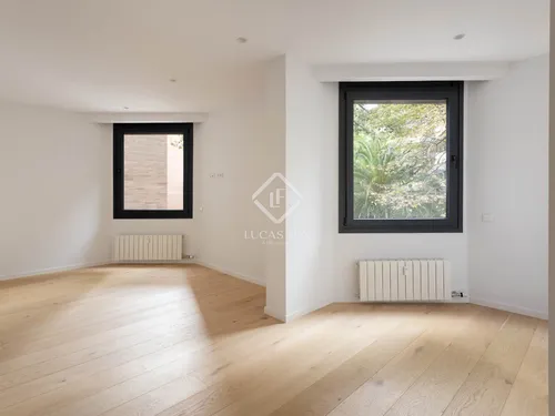 5 Bedrooms Apartment in Doctor Roux