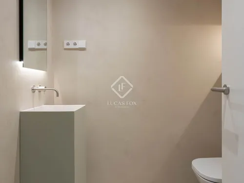 5 Bedrooms Apartment in Doctor Roux