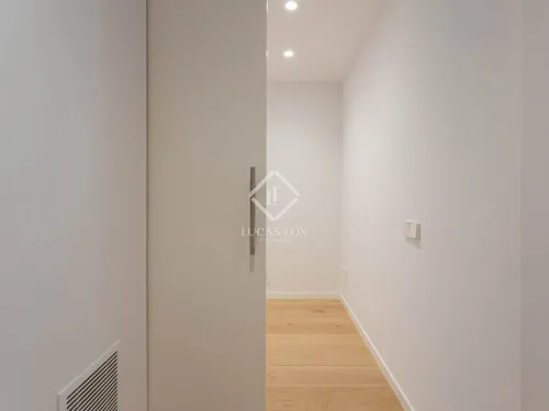 5 Bedrooms Apartment in Doctor Roux