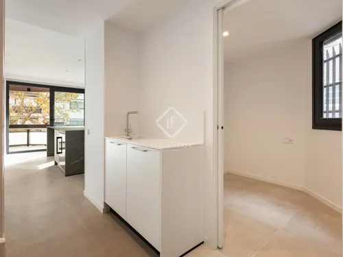 5 Bedrooms Apartment in Doctor Roux