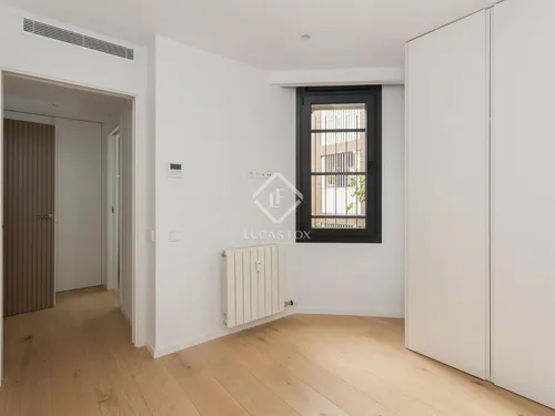 5 Bedrooms Apartment in Doctor Roux