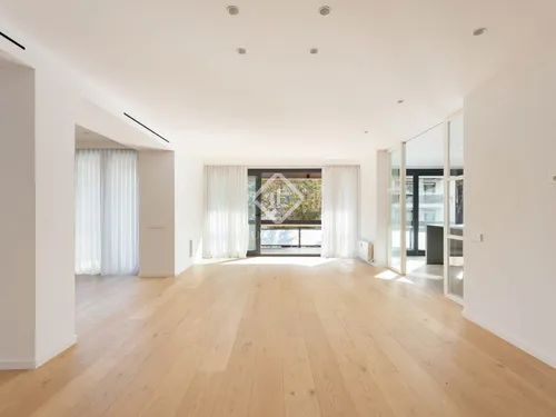 5 Bedrooms Apartment in Doctor Roux