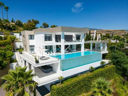7 Bedrooms House / Villa in Ur. El Paraiso 436