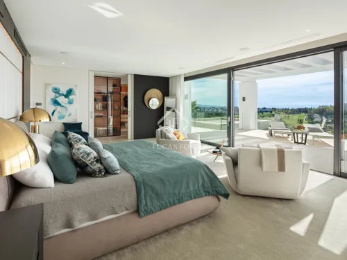 7 Bedrooms House / Villa in Ur. El Paraiso 436