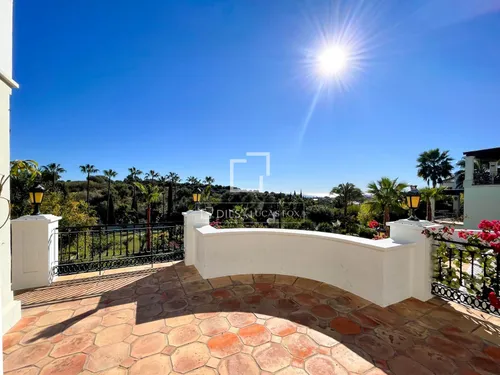 16 Bedrooms House / Villa in Paraiso Alto