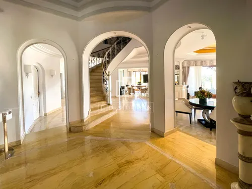 16 Bedrooms House / Villa in Paraiso Alto