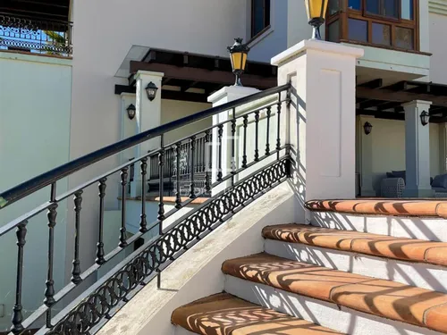 16 Bedrooms House / Villa in Paraiso Alto