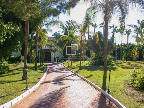 16 Bedrooms House / Villa in Paraiso Alto