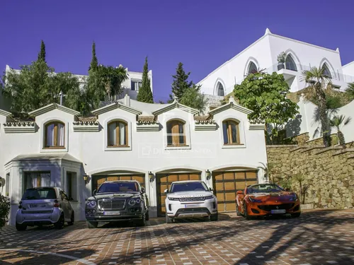 16 Bedrooms House / Villa in Paraiso Alto