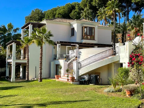 16 Bedrooms House / Villa in Paraiso Alto