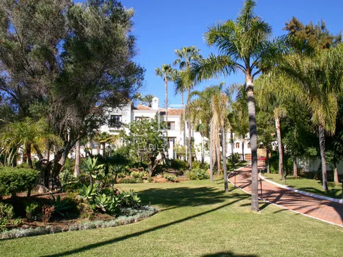 16 Bedrooms House / Villa in Paraiso Alto