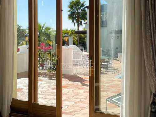 16 Bedrooms House / Villa in Paraiso Alto