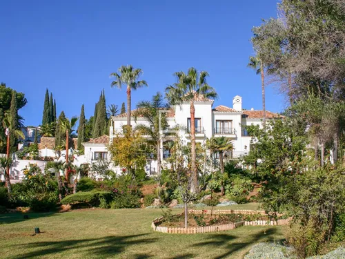 16 Bedrooms House / Villa in Paraiso Alto