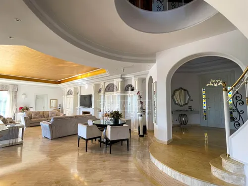 16 Bedrooms House / Villa in Paraiso Alto