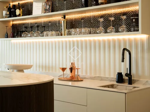 4 Bedrooms House / Villa in Calle Montemayor