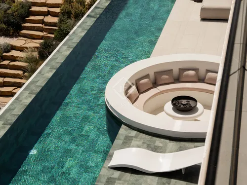 4 Bedrooms House / Villa in Calle Montemayor