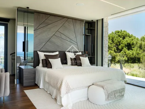 4 Bedrooms House / Villa in Calle Montemayor