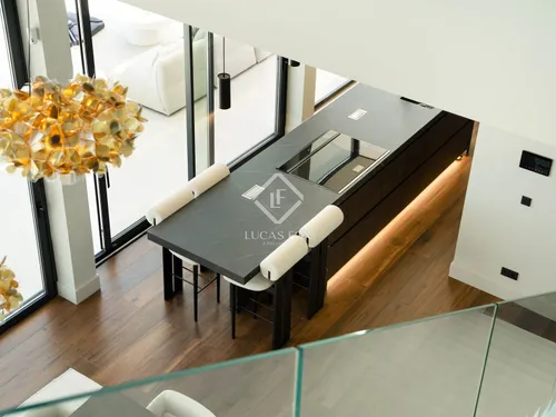 4 Bedrooms House / Villa in Calle Montemayor