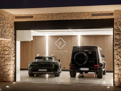 4 Bedrooms House / Villa in Calle Montemayor