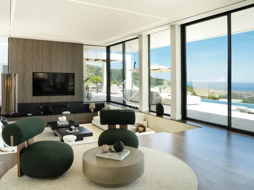 4 Bedrooms House / Villa in Calle Montemayor