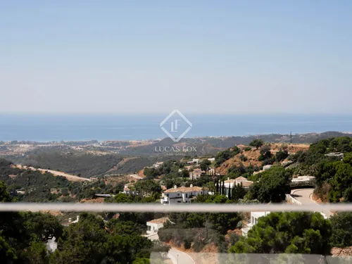 4 Bedrooms House / Villa in Calle Montemayor