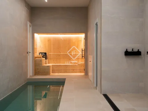 4 Bedrooms House / Villa in Calle Montemayor