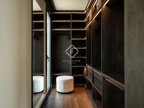 4 Bedrooms House / Villa in Calle Montemayor