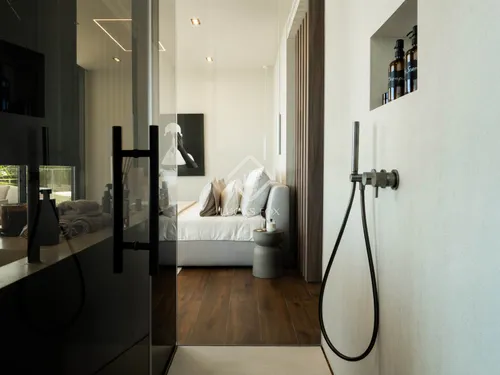 4 Bedrooms House / Villa in Calle Montemayor