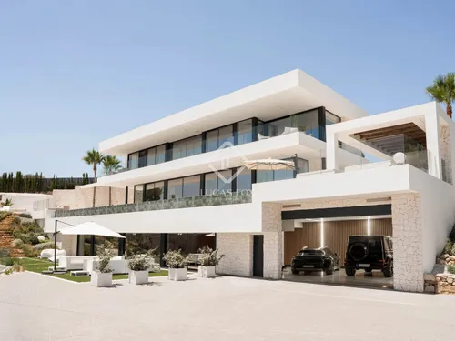 4 Bedrooms House / Villa in Calle Montemayor