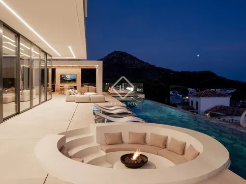 4 Bedrooms House / Villa in Calle Montemayor