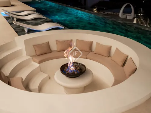 4 Bedrooms House / Villa in Calle Montemayor