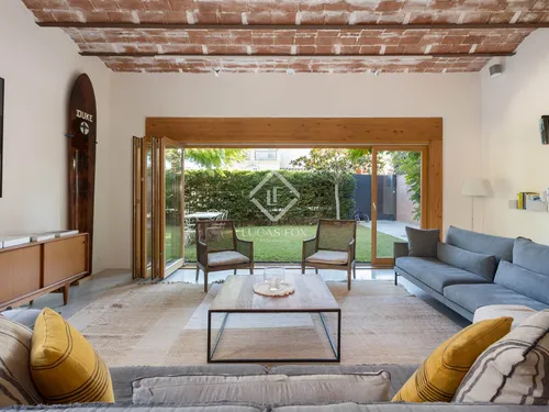 Excellent 4 Bedroom house / villa with 150m² garden for sale in Sarrià, Barcelona