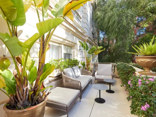 6 Bedrooms Apartment in Via Augusta