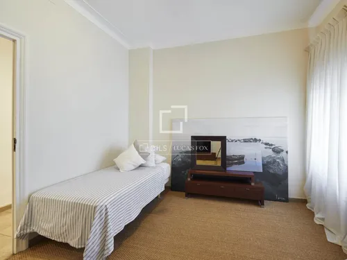 6 Bedrooms Apartment in Via Augusta