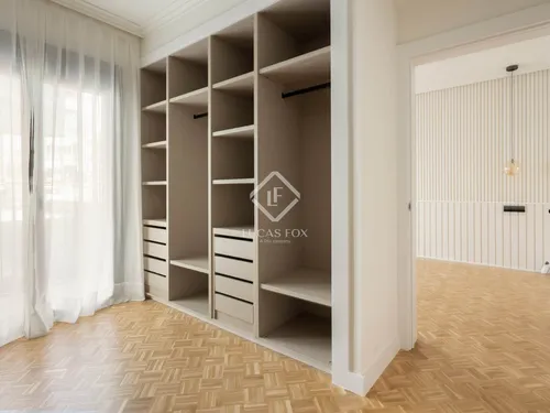 3 Bedrooms Apartment in Enric Granados