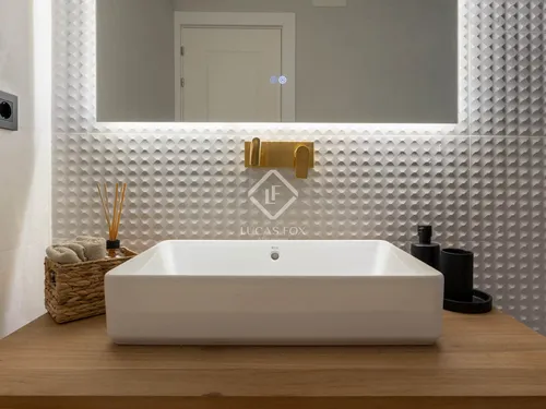 3 Bedrooms Apartment in Enric Granados