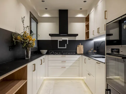 3 Bedrooms Apartment in Enric Granados