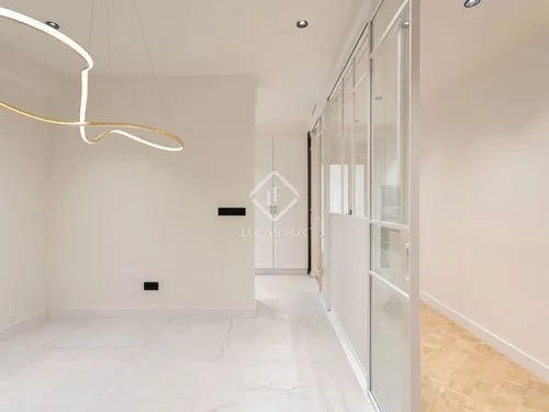 3 Bedrooms Apartment in Enric Granados