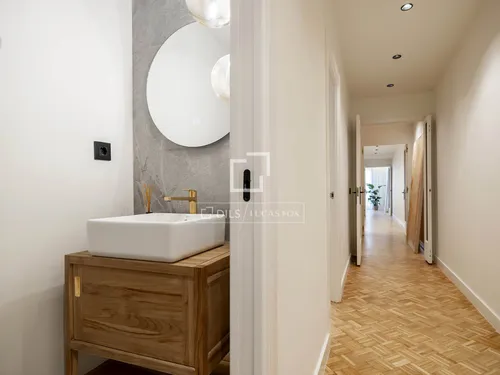 3 Bedrooms Apartment in Enric Granados