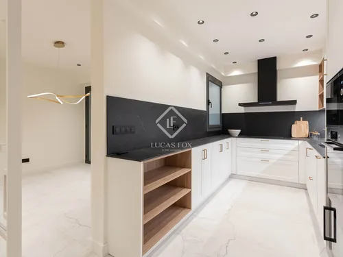 3 Bedrooms Apartment in Enric Granados