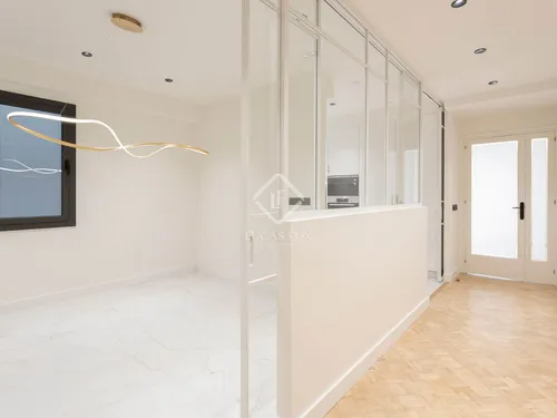 3 Bedrooms Apartment in Enric Granados