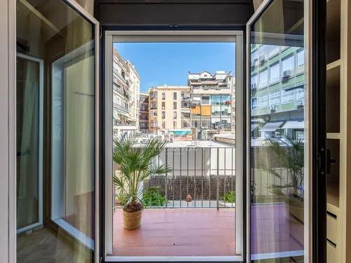 3 Bedrooms Apartment in Enric Granados
