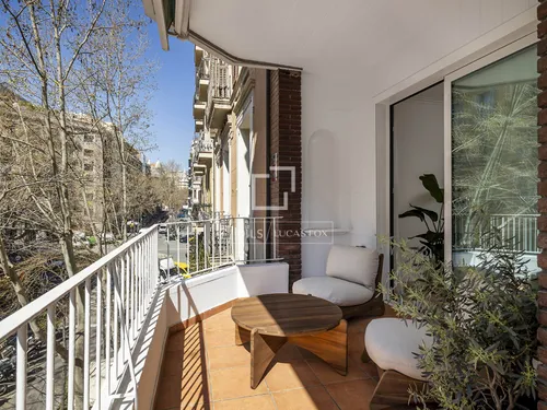 3 Bedrooms Apartment in Enric Granados