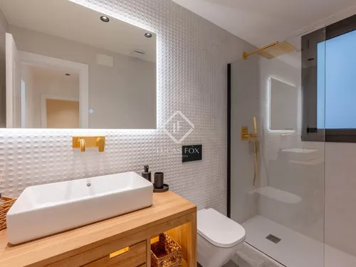 3 Bedrooms Apartment in Enric Granados