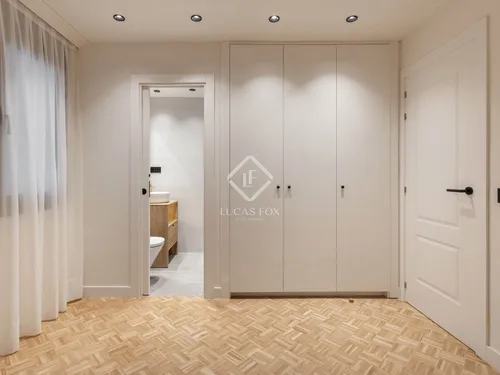 3 Bedrooms Apartment in Enric Granados