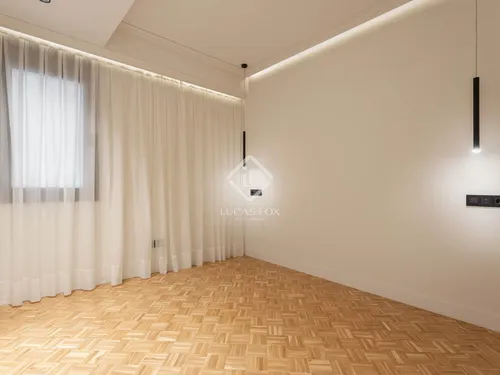 3 Bedrooms Apartment in Enric Granados