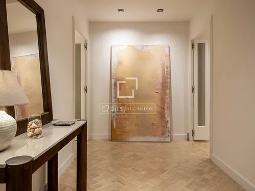 3 Bedrooms Apartment in Enric Granados