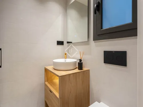 3 Bedrooms Apartment in Enric Granados