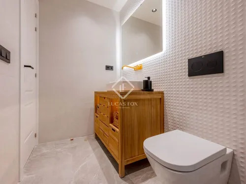 3 Bedrooms Apartment in Enric Granados