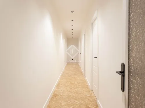 3 Bedrooms Apartment in Enric Granados